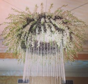 decoracion eventos de lujo Arreglos Florales Colgantes para eventos y bodas